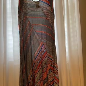 Multicolor sleeveless dress. Never worn Premise size XL